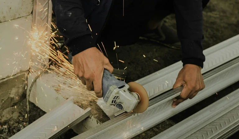 builders 147 768x449